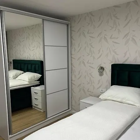 Kosuta Lux Garden Tjentiste